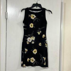 White House black market black back with yellow and pale pink flowers size XXS